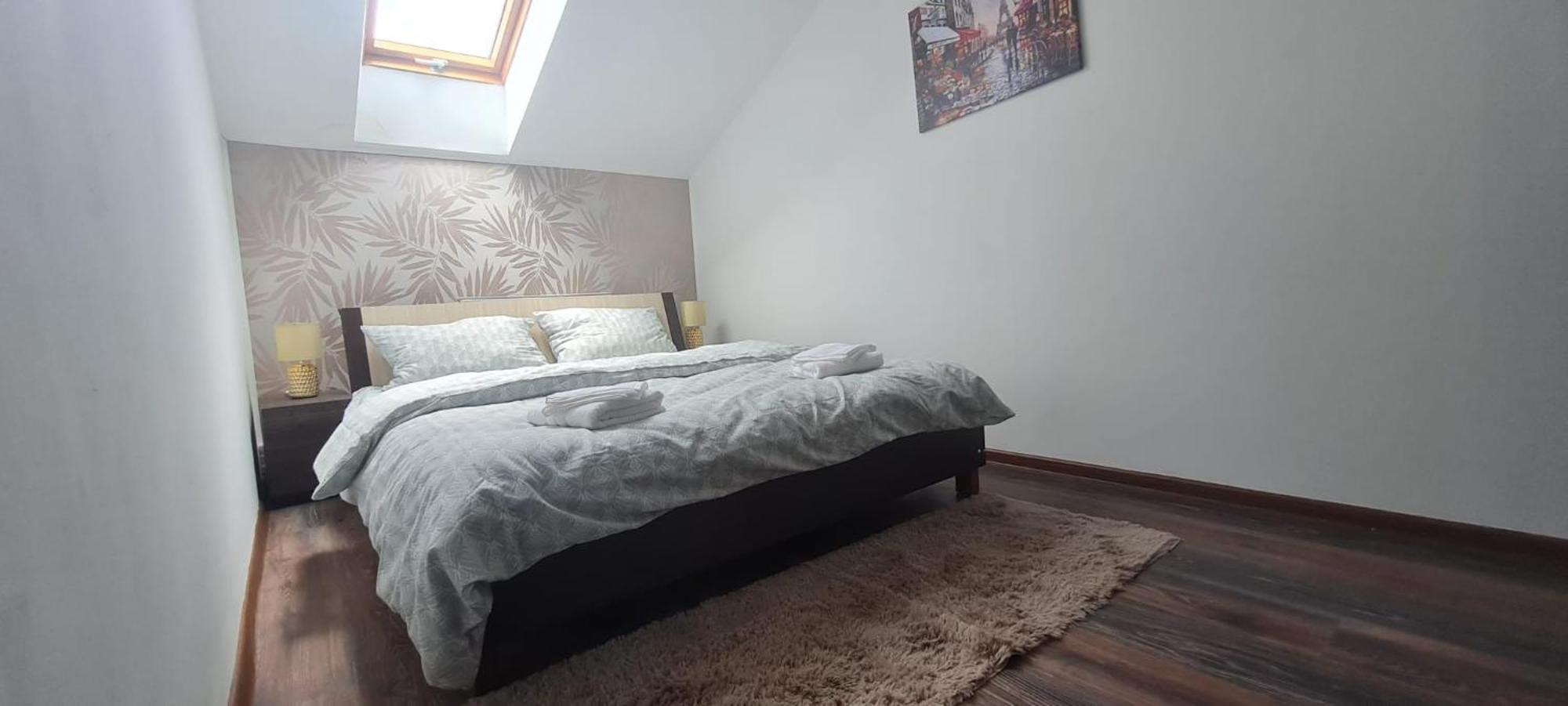 Cosy 2 Bedroom Apartment In New Town ブラショフ エクステリア 写真
