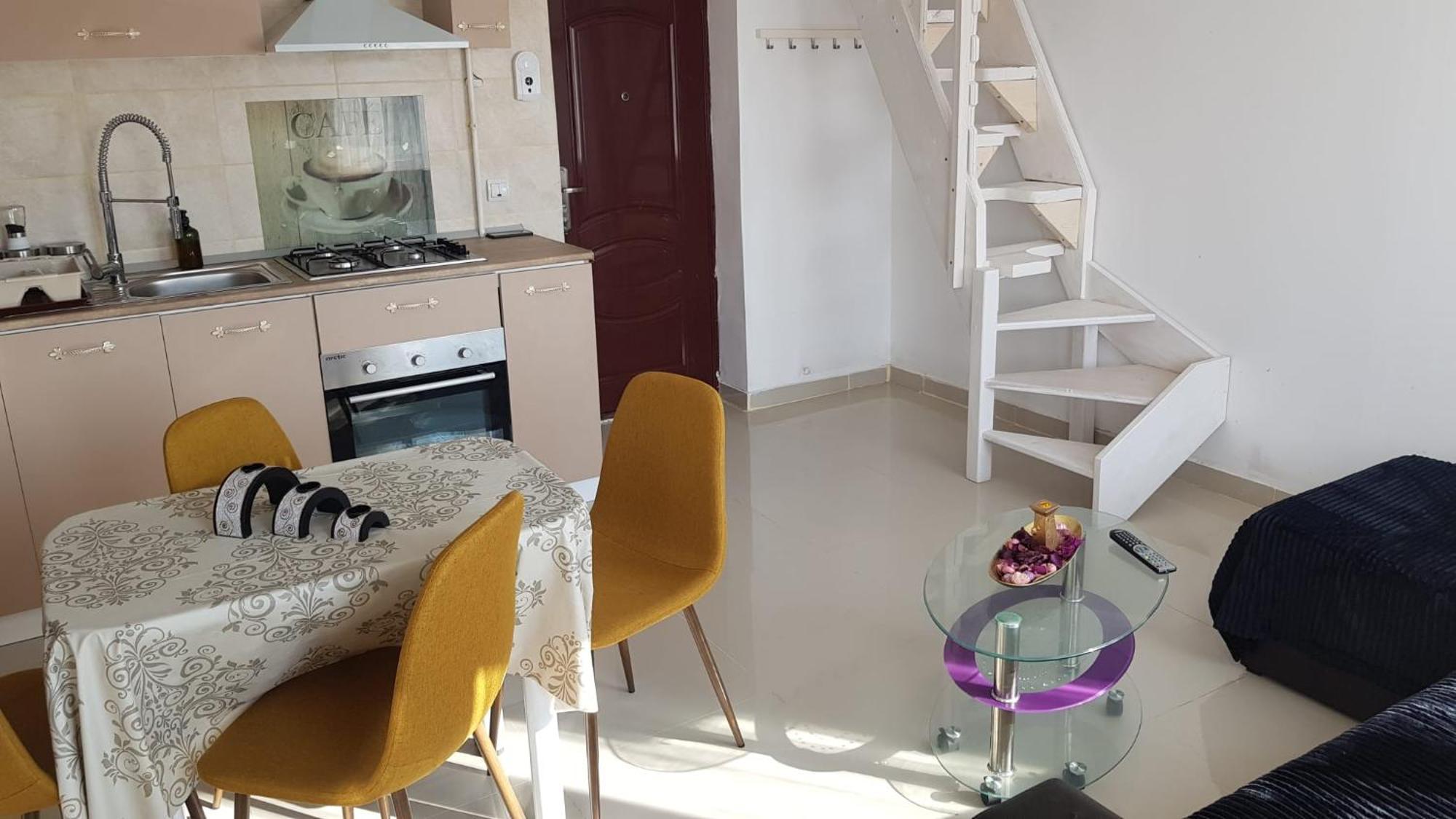 Cosy 2 Bedroom Apartment In New Town ブラショフ エクステリア 写真