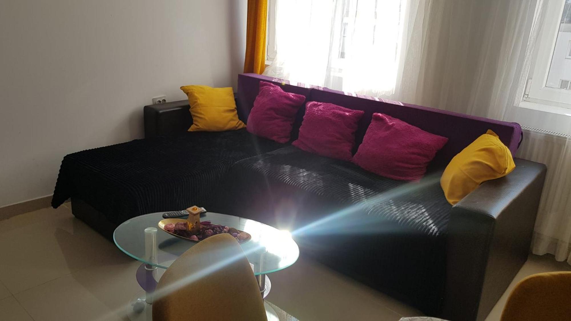 Cosy 2 Bedroom Apartment In New Town ブラショフ エクステリア 写真