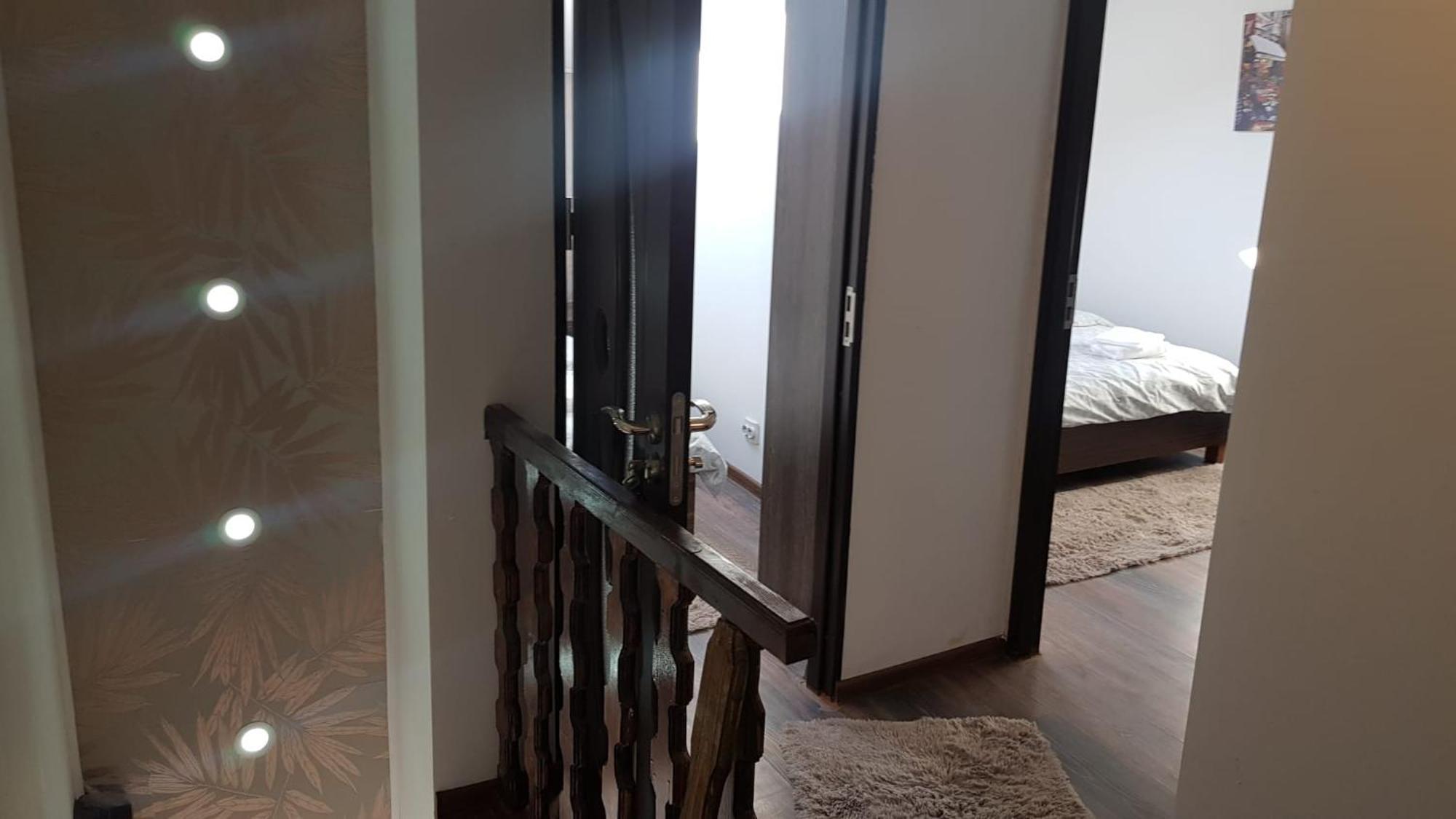 Cosy 2 Bedroom Apartment In New Town ブラショフ エクステリア 写真
